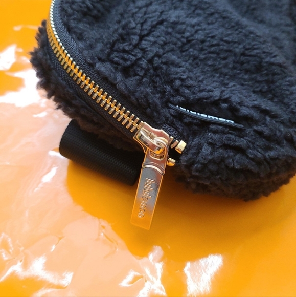 Lululemon everywhere belt bag fleece black&gold - Picture 5 of 5